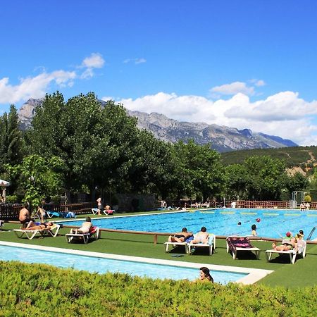 Bungalows Pena Montanesa アインサ エクステリア 写真