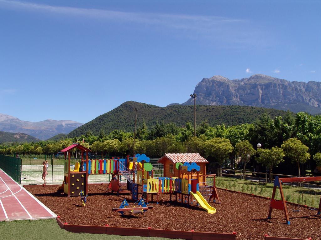 Bungalows Pena Montanesa アインサ エクステリア 写真