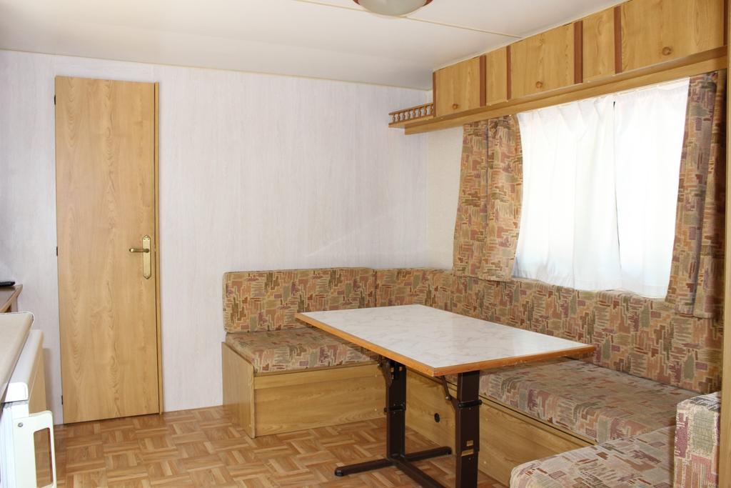 Bungalows Pena Montanesa アインサ 部屋 写真